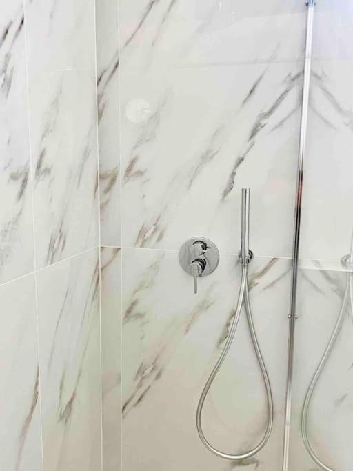 Isola - Garibaldi Lovely Apt. With Netflix And Wifi Milano Ngoại thất bức ảnh